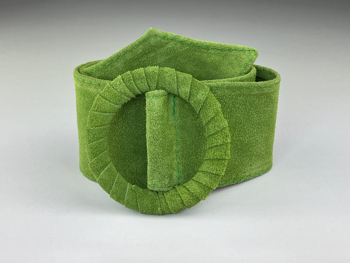 Ceinture Large En Cuir Boucle Ronde Gainée Ton Sur Ton
