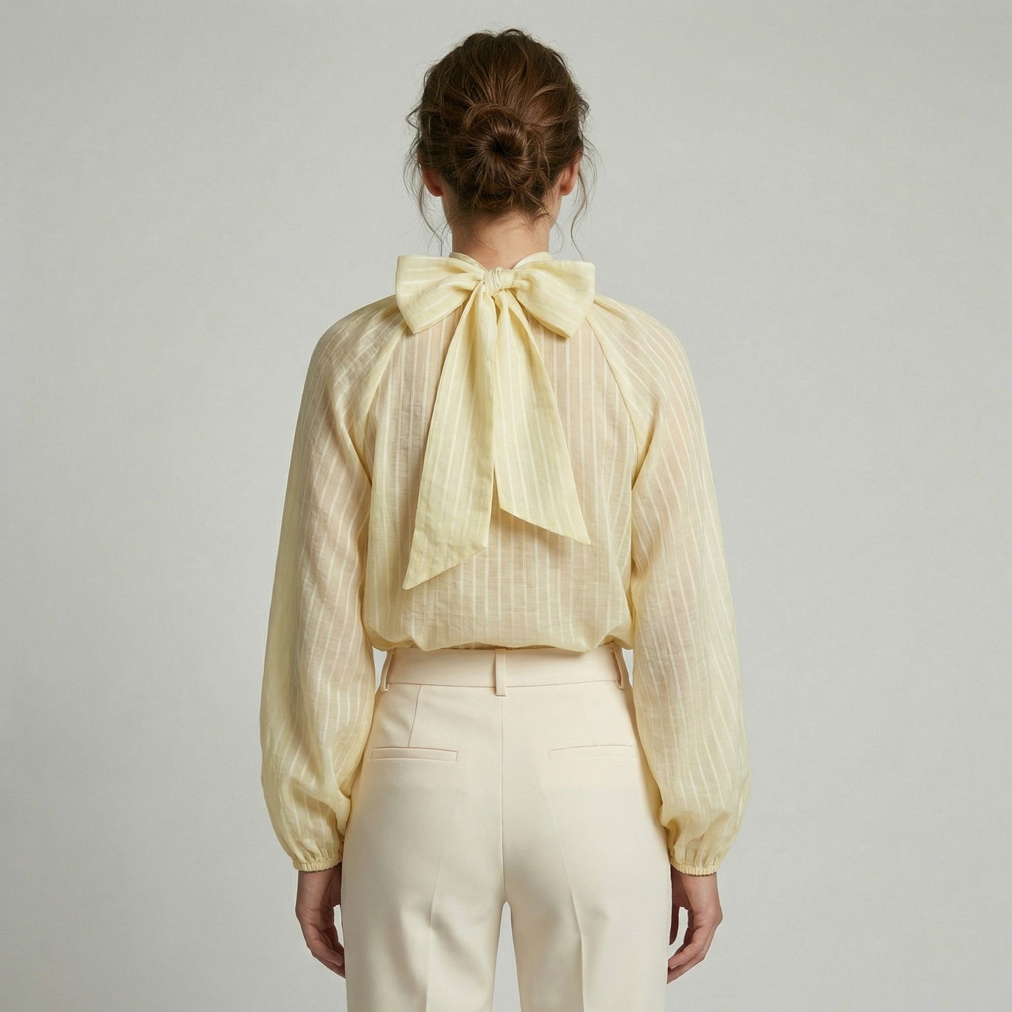 Chemisier Rayé à Volants Col Nœud Arrière Manches Bouffantes Élastique