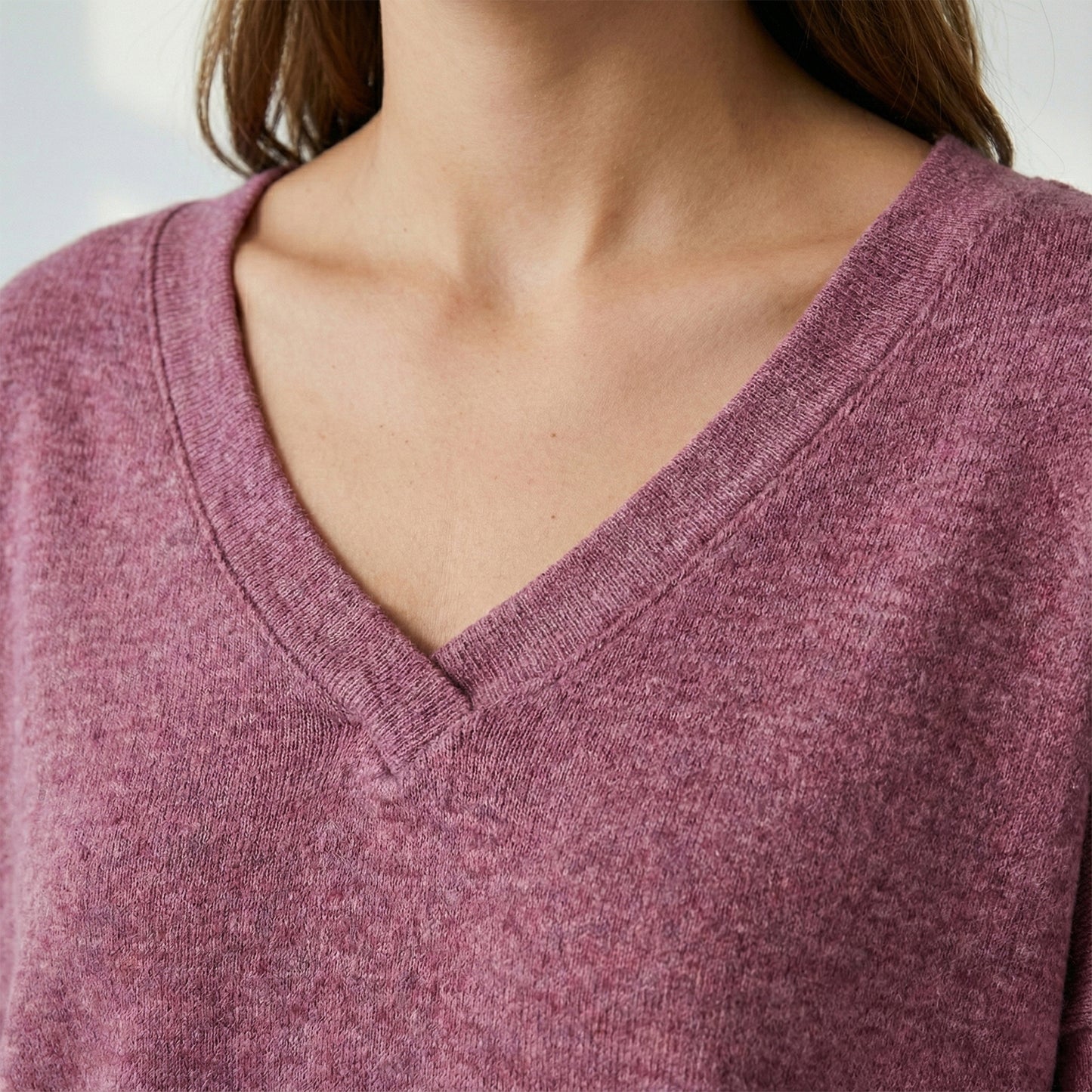 Long Sleeve T-Shirt with V-Neck and Back Opening and Decorative Bow