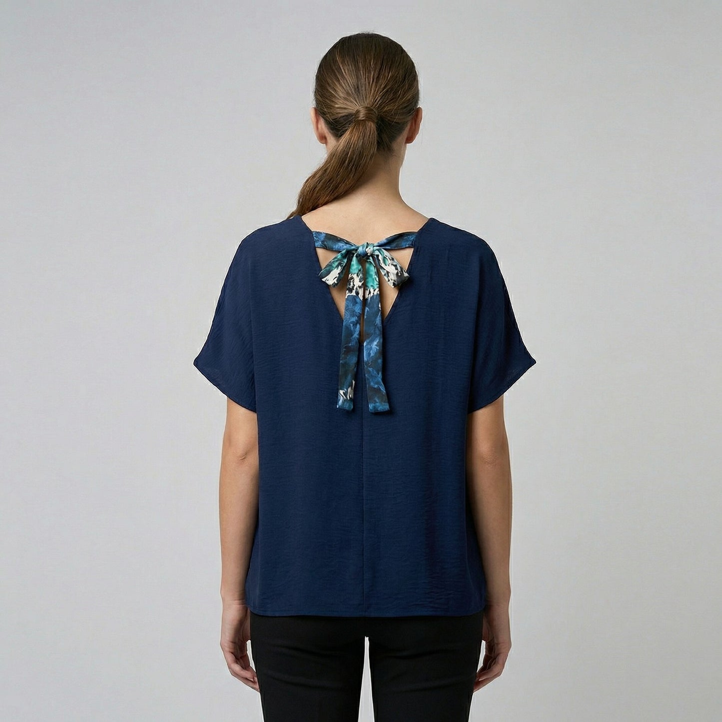 T-Shirt Col V Dos Ouvert Nœud Décoratif Léopard