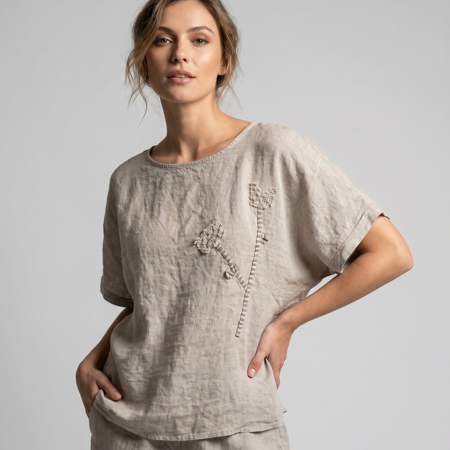 T-Shirt Manche Courte Col Rond à Décoration Florale 100% Lin