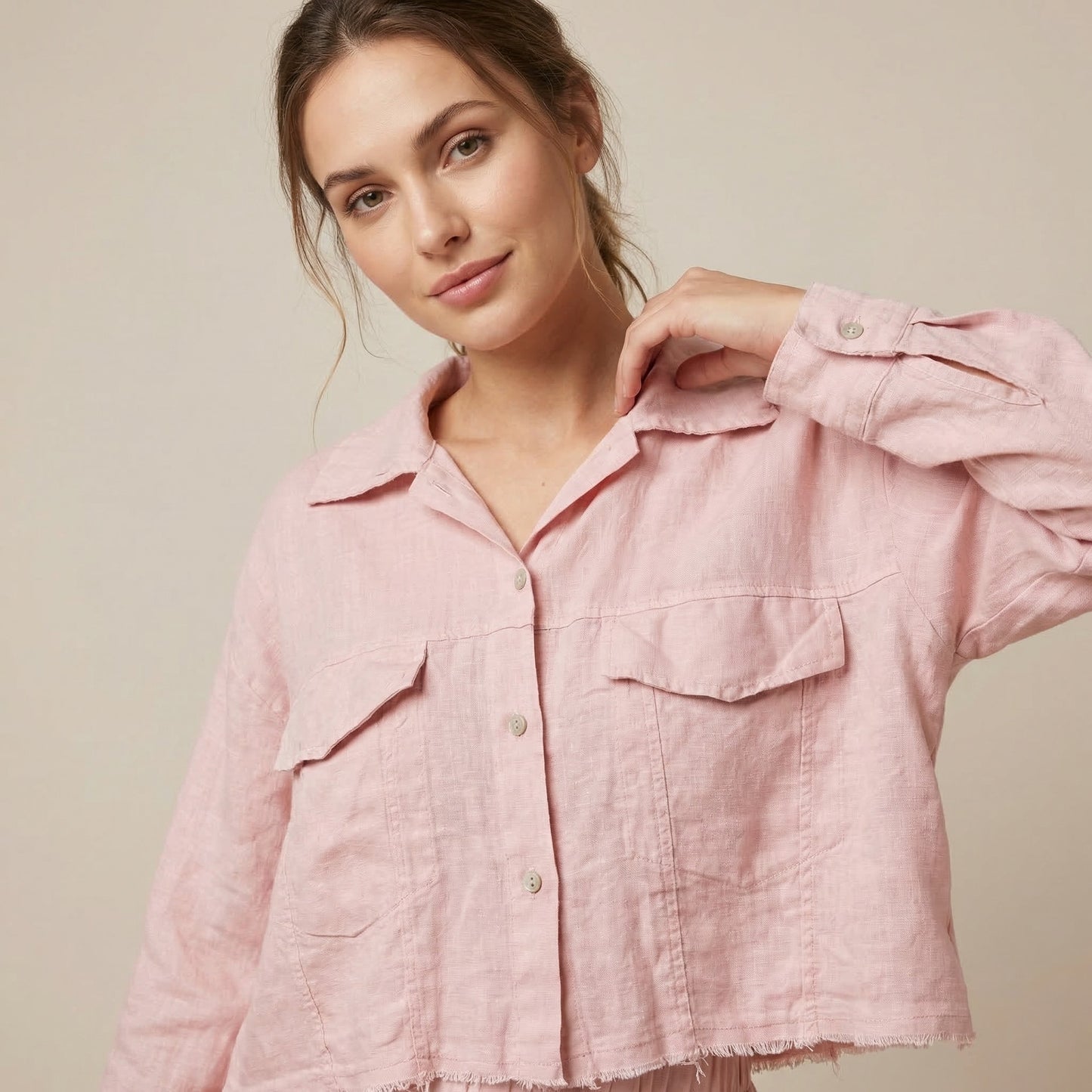 Chemise Cropped Effiloché à Poches Poitrines 100% Lin