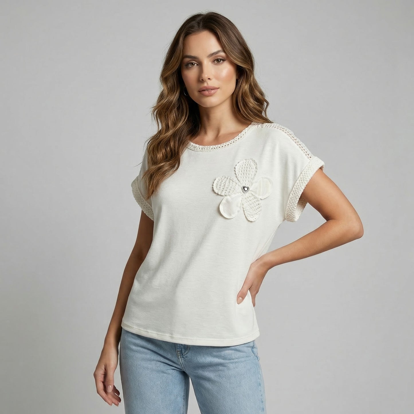 T-Shirt Décoration Maille Motif Floral à Paillette & Bijou 50% Viscose