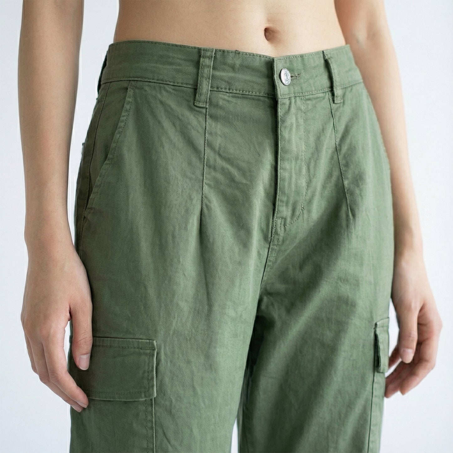 Wide Fit Balloon Cut Cargo Pants