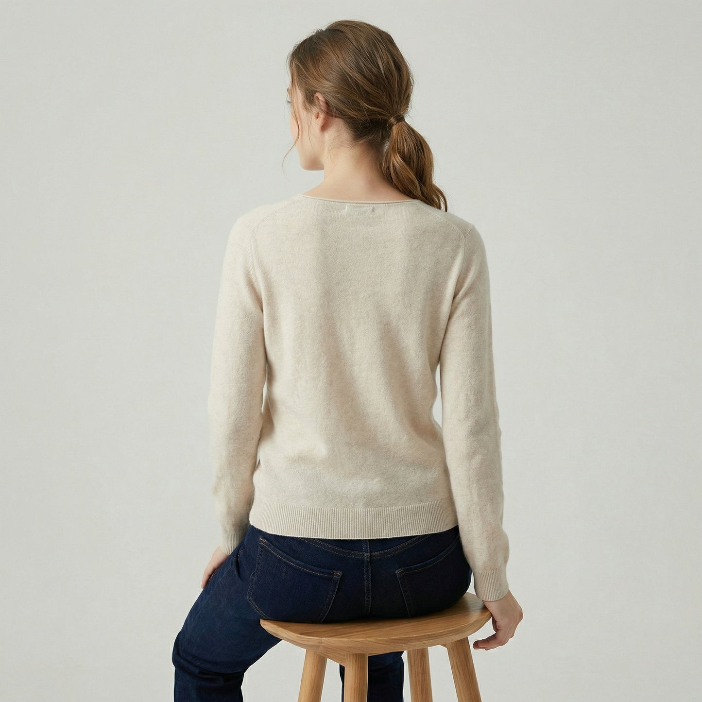 V-Neck Undershirt with Nylon Wool and Elastic Waist