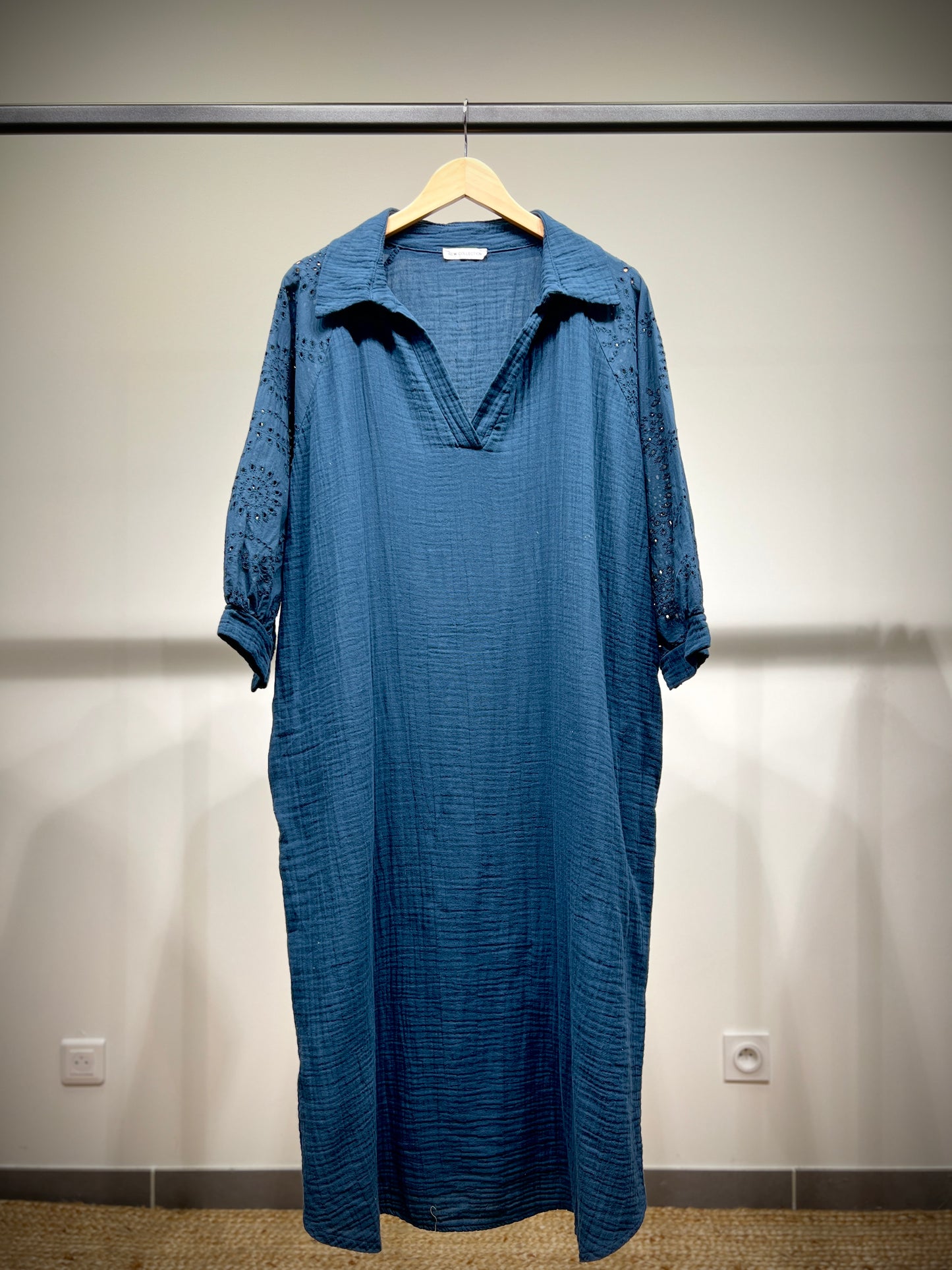 Robe Col Chemise Manche 3/4 Gaze Brodée Ajourée 100% Coton