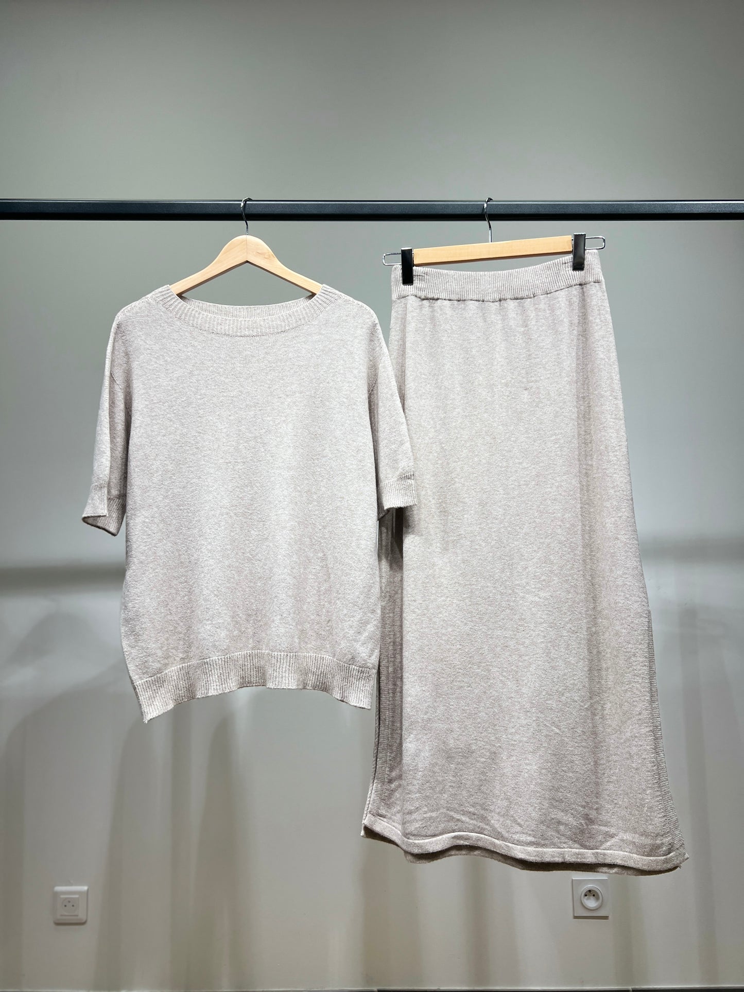 Ensemble Pull Jupe Manche Courte Bords-Côtes à Fente