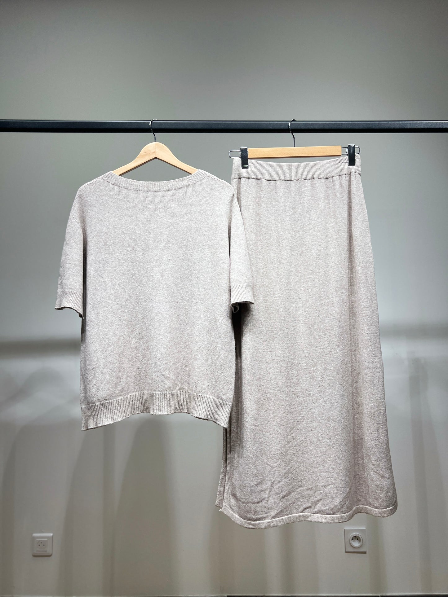 Ensemble Pull Jupe Manche Courte Bords-Côtes à Fente