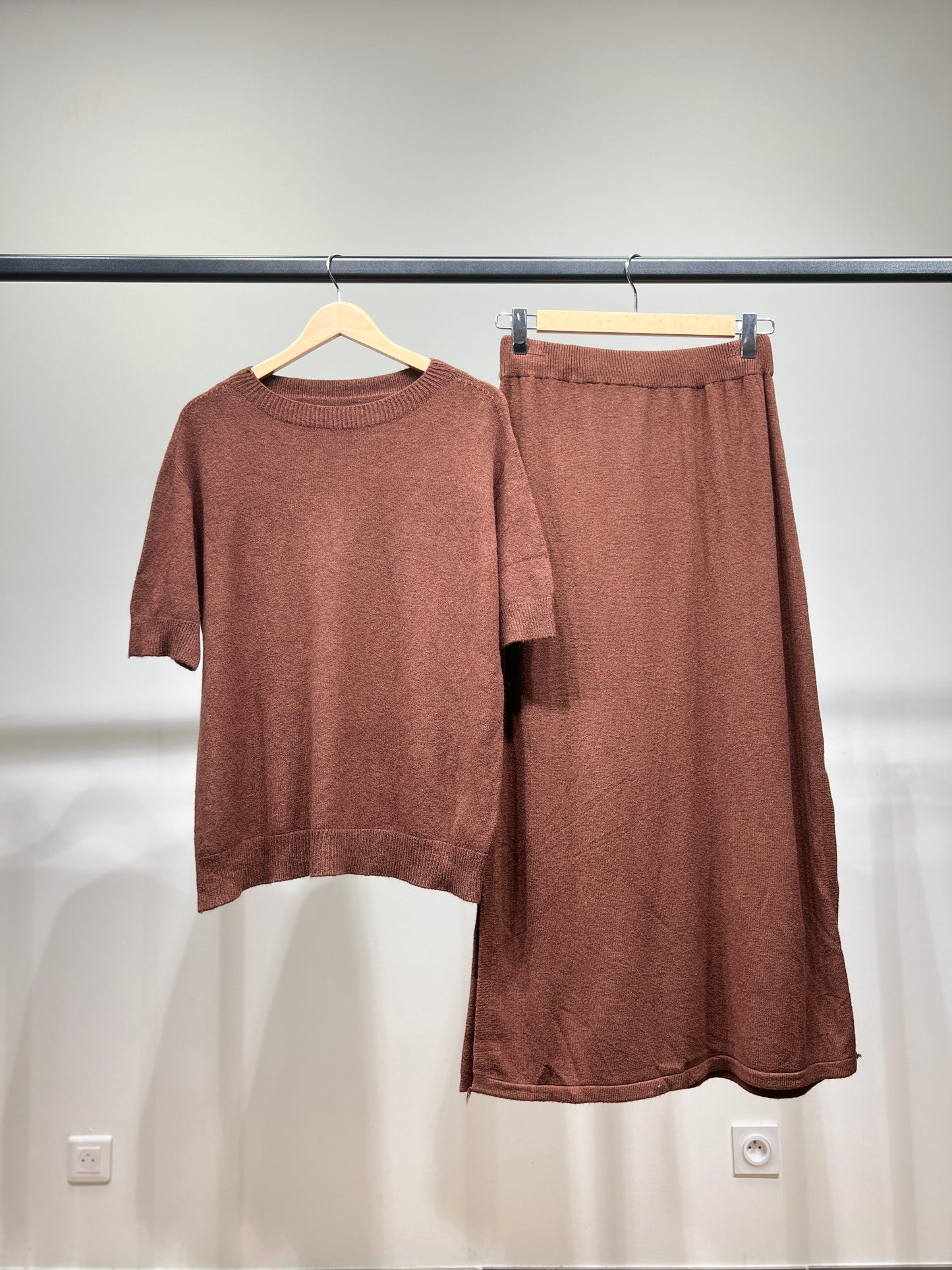 Ensemble Pull Jupe Manche Courte Bords-Côtes à Fente