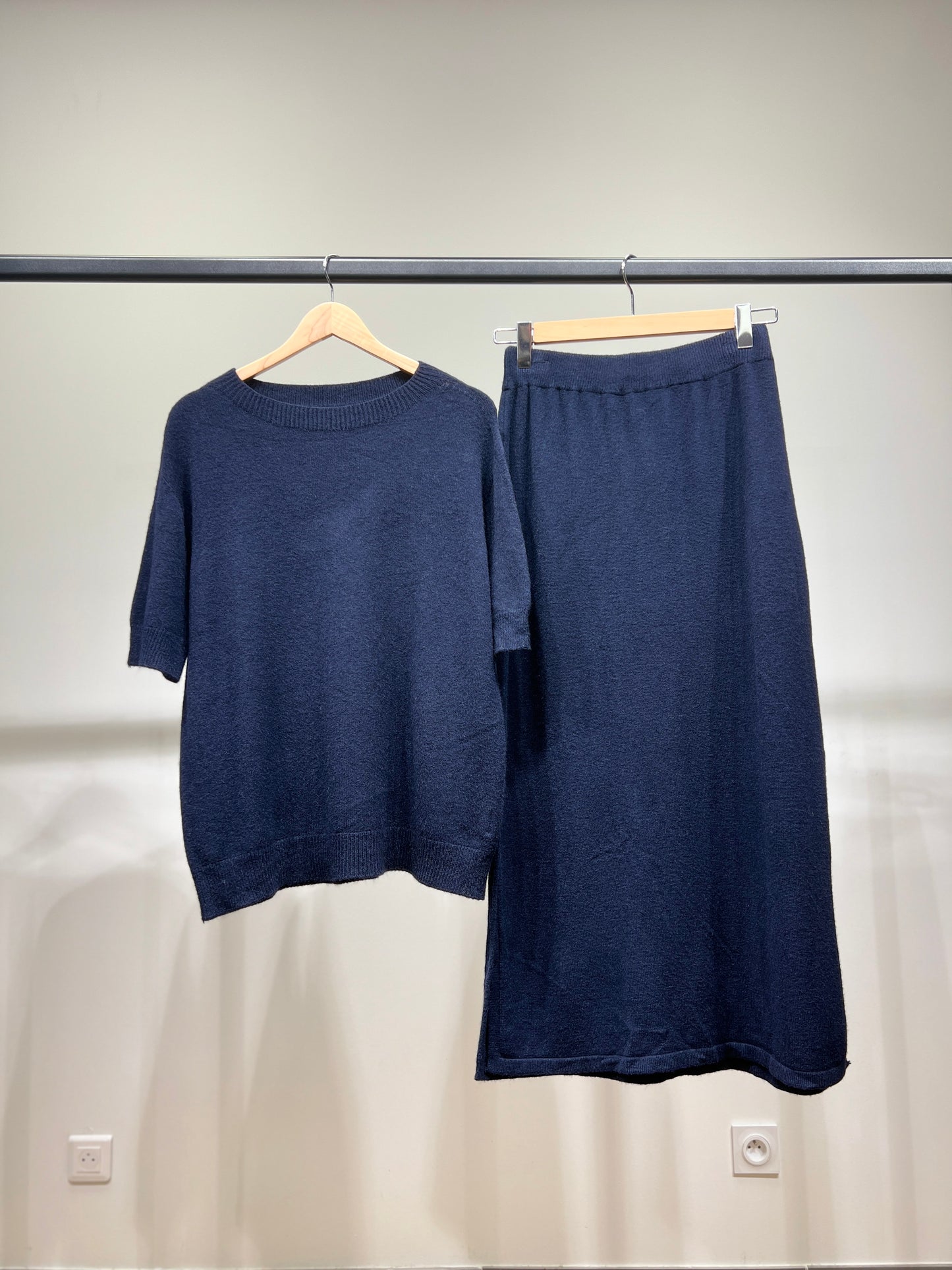 Ensemble Pull Jupe Manche Courte Bords-Côtes à Fente