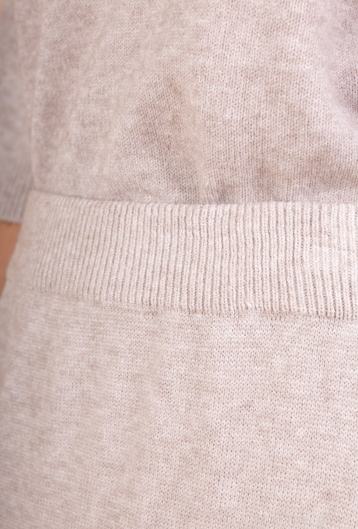 Ensemble Pull Jupe Manche Courte Bords-Côtes à Fente